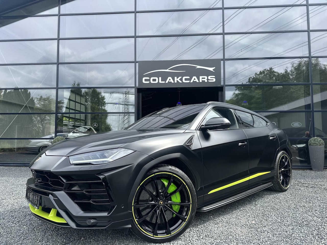 Lamborghini Urus - 4.0 V8 Graphite Capsule Garantie Nieuwstaat - AutoWereld.nl