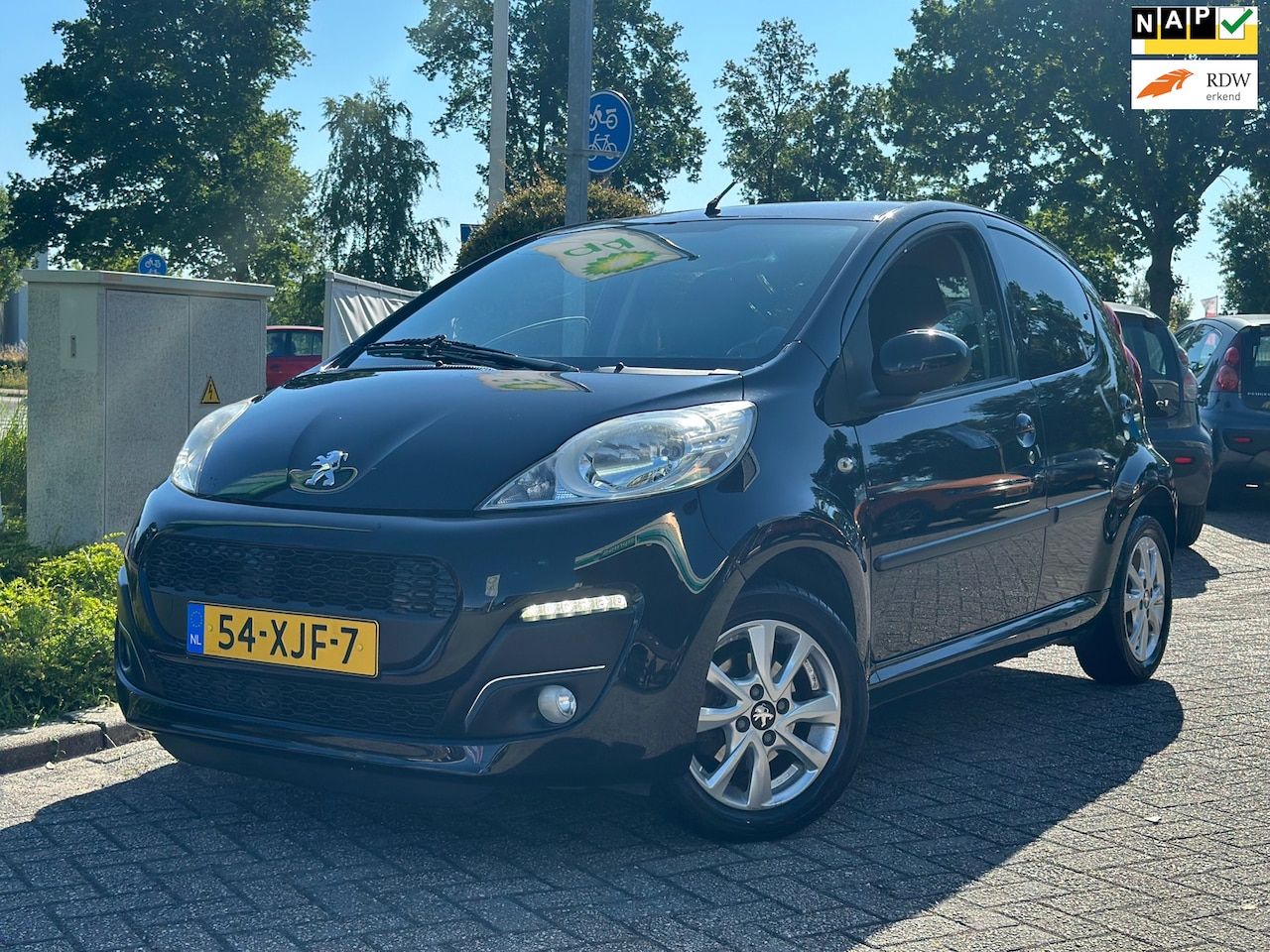 Peugeot 107 - 1.0 Active automaat facelift airco led - AutoWereld.nl