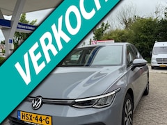 Volkswagen Golf - 1.5 TSI Life Business / Parkeersensoren / AppleCarPlay / Stoelverwarming / Navi