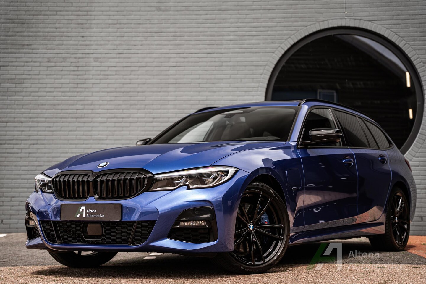 BMW 3-serie Touring - 330e eDrive Edition M sport, Panoramadak, camera, headup, Harman kardon, comfort acces, - AutoWereld.nl