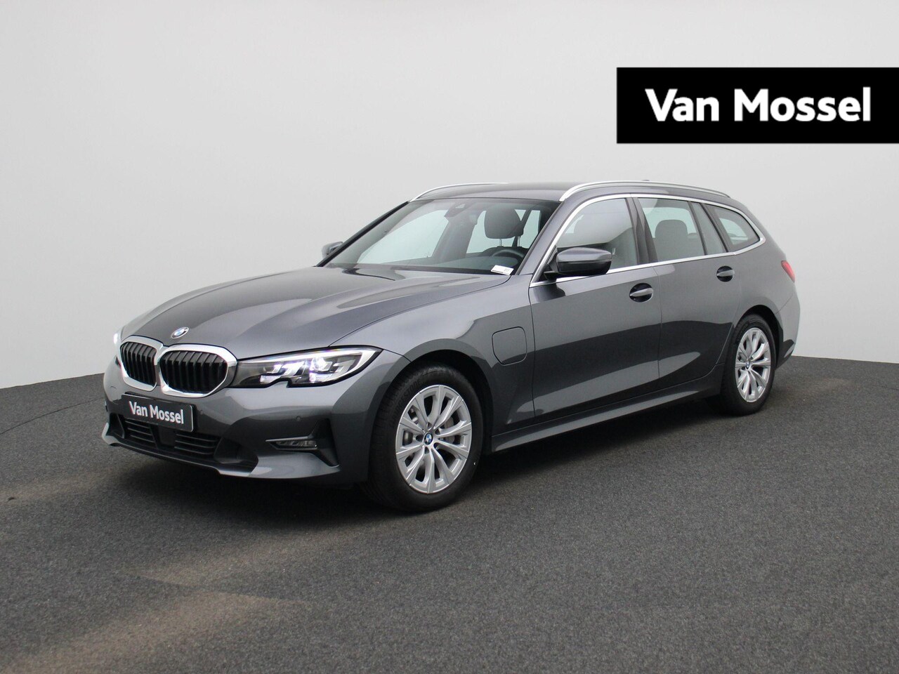 BMW 3-serie Touring - 330e Business Edition Plus | NAVIGATIE | INKLAPBARE TREKHAAK | ELEKTRISCHE ACHTERKLEP | ST - AutoWereld.nl