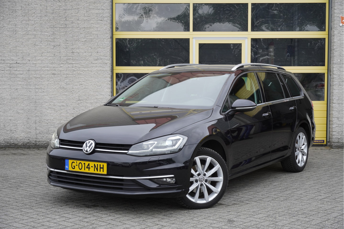 Volkswagen Golf Variant - 1.5 TSI 150PK Automaat Highline BJ2019 Lmv 17" | Led V+A | Pdc | Navi | App-Connect | Virt - AutoWereld.nl