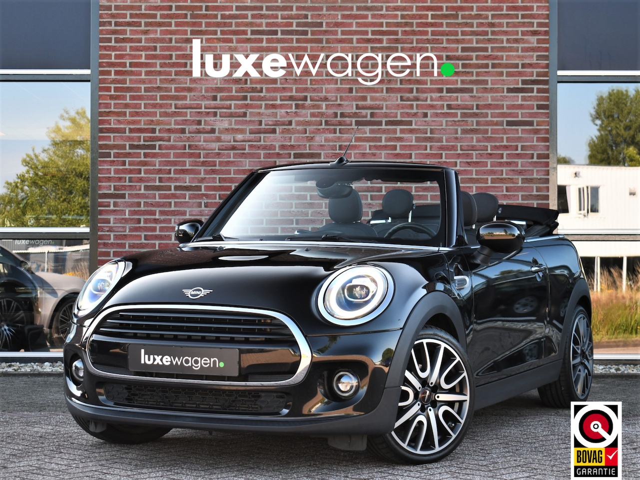 MINI Cabrio - Mini 1.5 136pk Cooper 18inch-JCW LED DAB - AutoWereld.nl