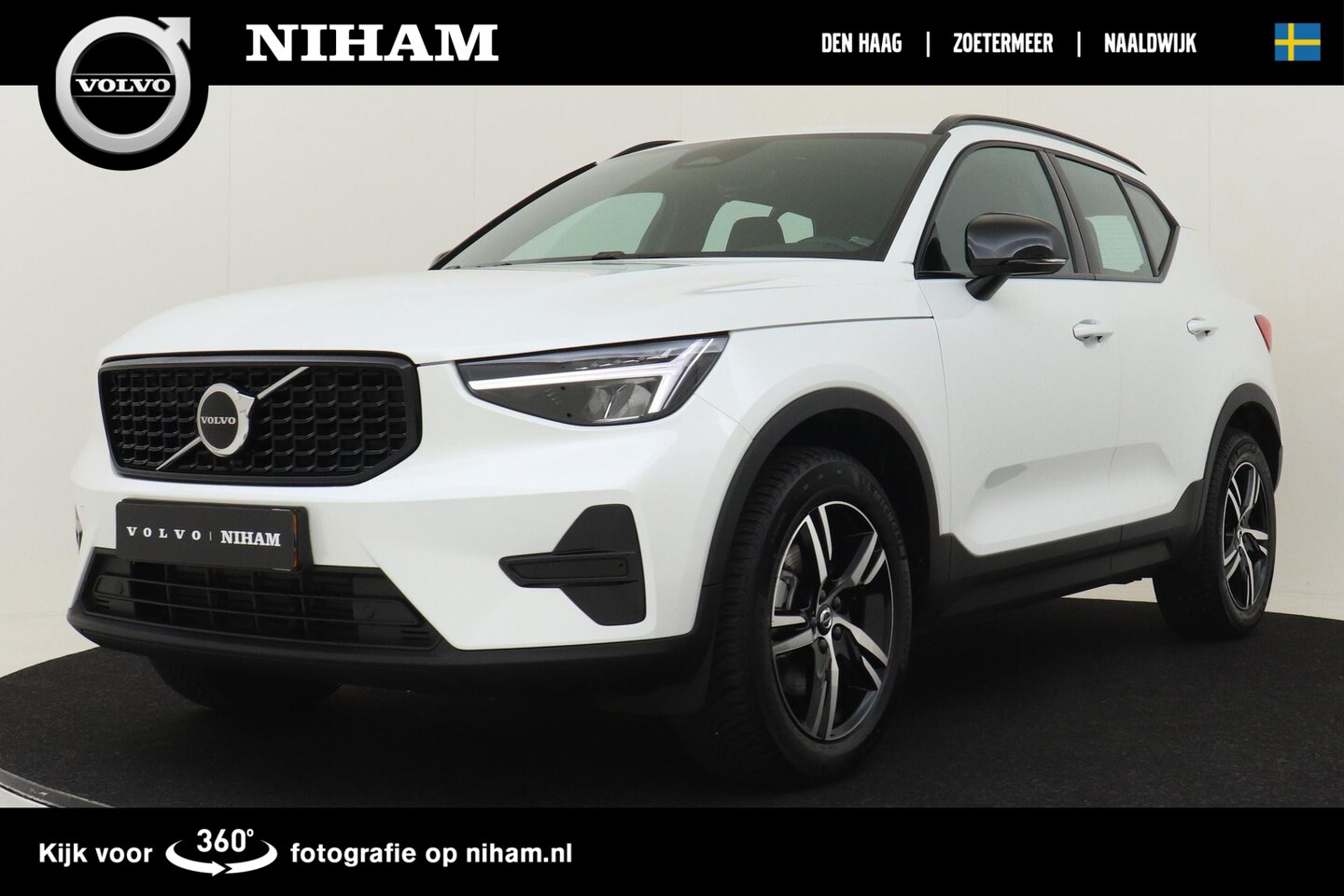 Volvo XC40 - B4 (M-HYBRID) PLUS DARK -CAMERA|ADAP.CRUISE|VERW.VOORRUIT|TREKHAAK|HARMAN/KARDON - AutoWereld.nl