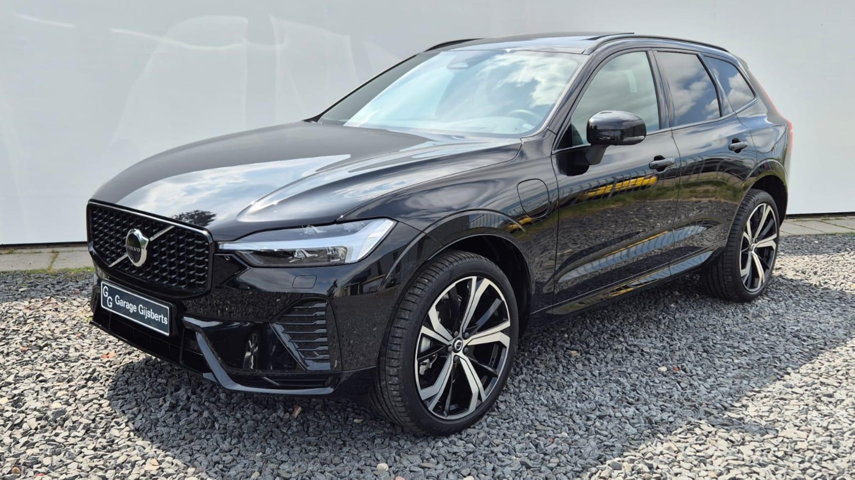 Volvo XC60 - 2.0 T8 Ultra Dark PheV AWD 360 Camera - 21"Licht metaal - Standkachel - AutoWereld.nl