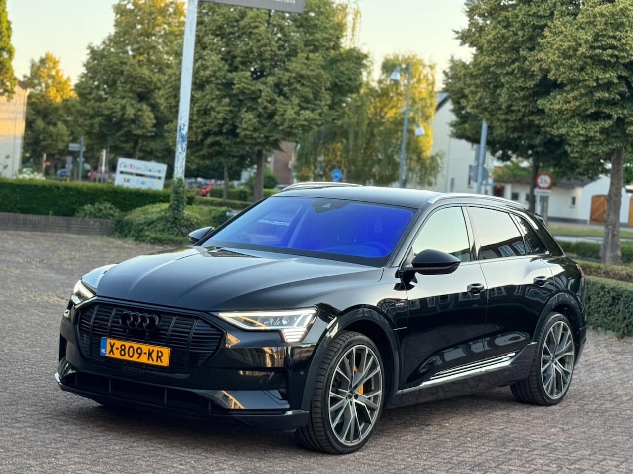 Audi e-tron - 50 quattro Business edition Plus 71 kWh|Camera|313PK|HUD|Trekhaak|Virtual Cockpit|Luchtver - AutoWereld.nl