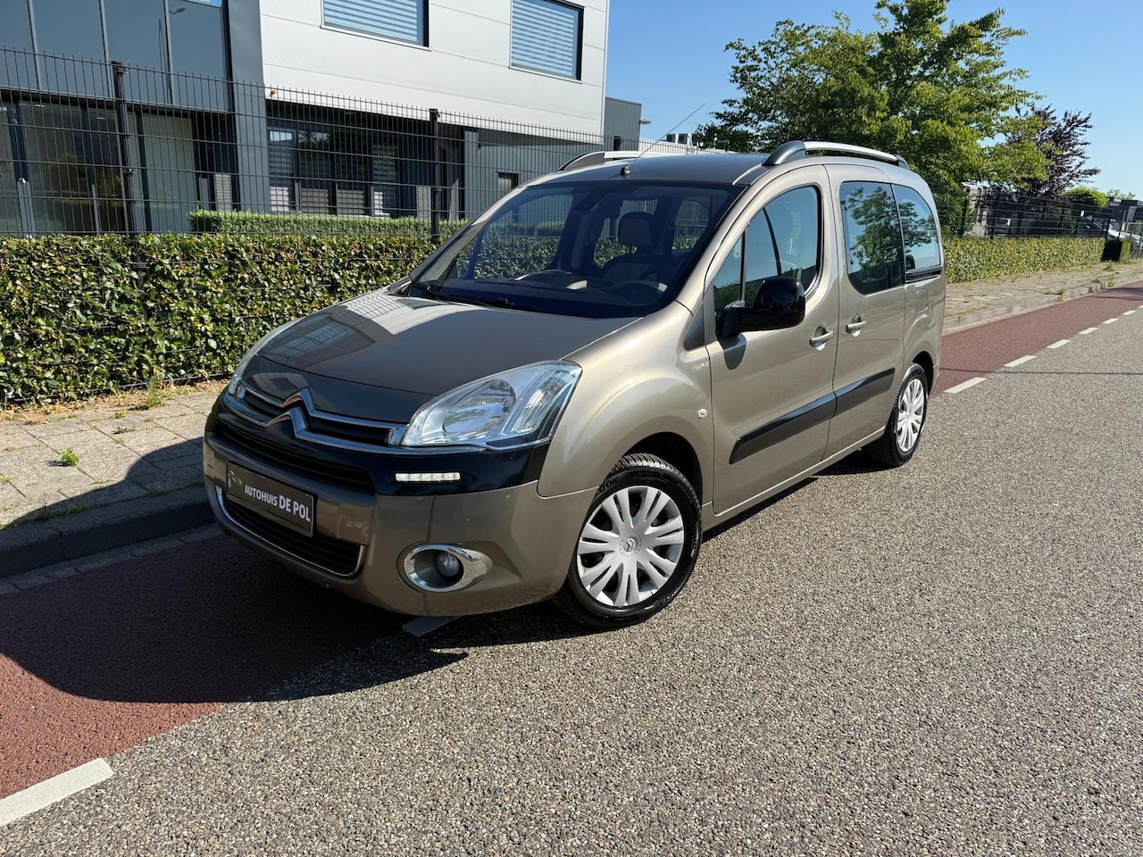 Citroën Berlingo - 1.6 VTi Tendance Airco Cruise-Control Parkeersensoren-Achter Trekhaak - AutoWereld.nl