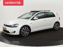 Volkswagen Golf - 1.4 TSI GTE | Panoramadak | Carplay | Camera | Trekhaak | Full LED | Navigatie | Park Assi