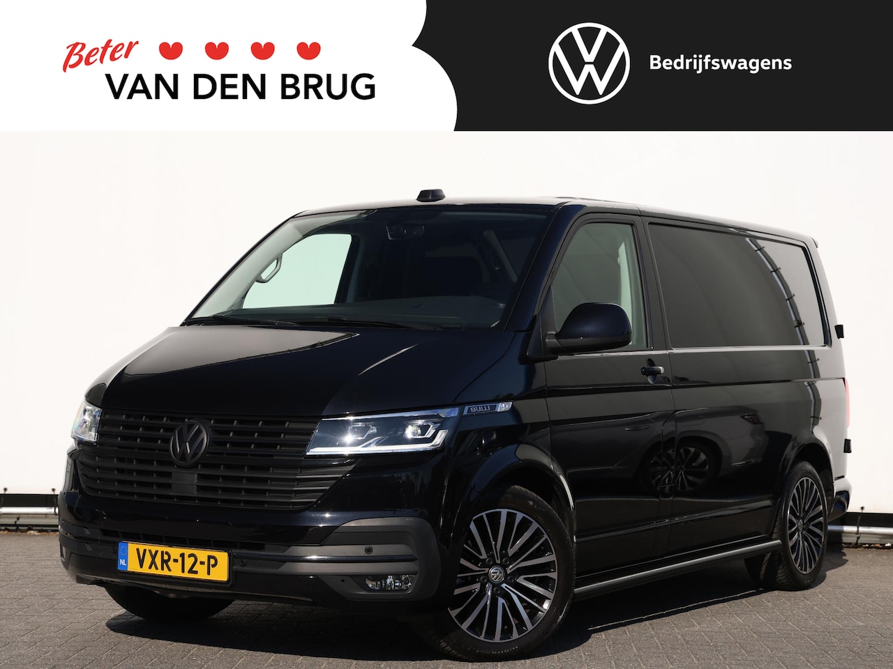 Volkswagen Transporter - 2.0 TDI 150PK DSG L1H1 Bulli | ACC | LED | Sidebars | Trekhaak | Navigatie | Camera | - AutoWereld.nl
