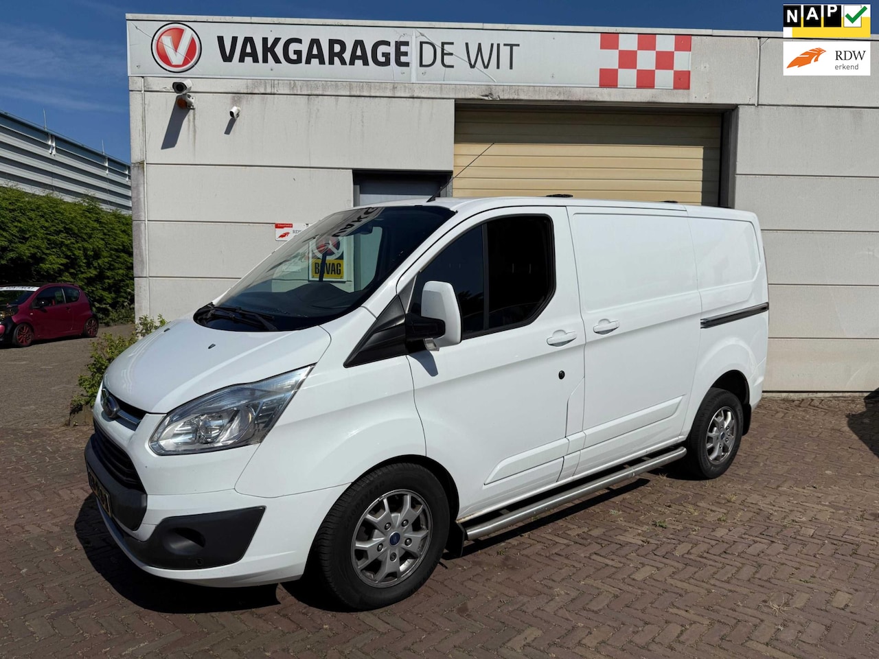 Ford Transit Custom - 270 2.2 TDCI L1H1 Limited 270 2.2 TDCI L1H1 Limited - AutoWereld.nl