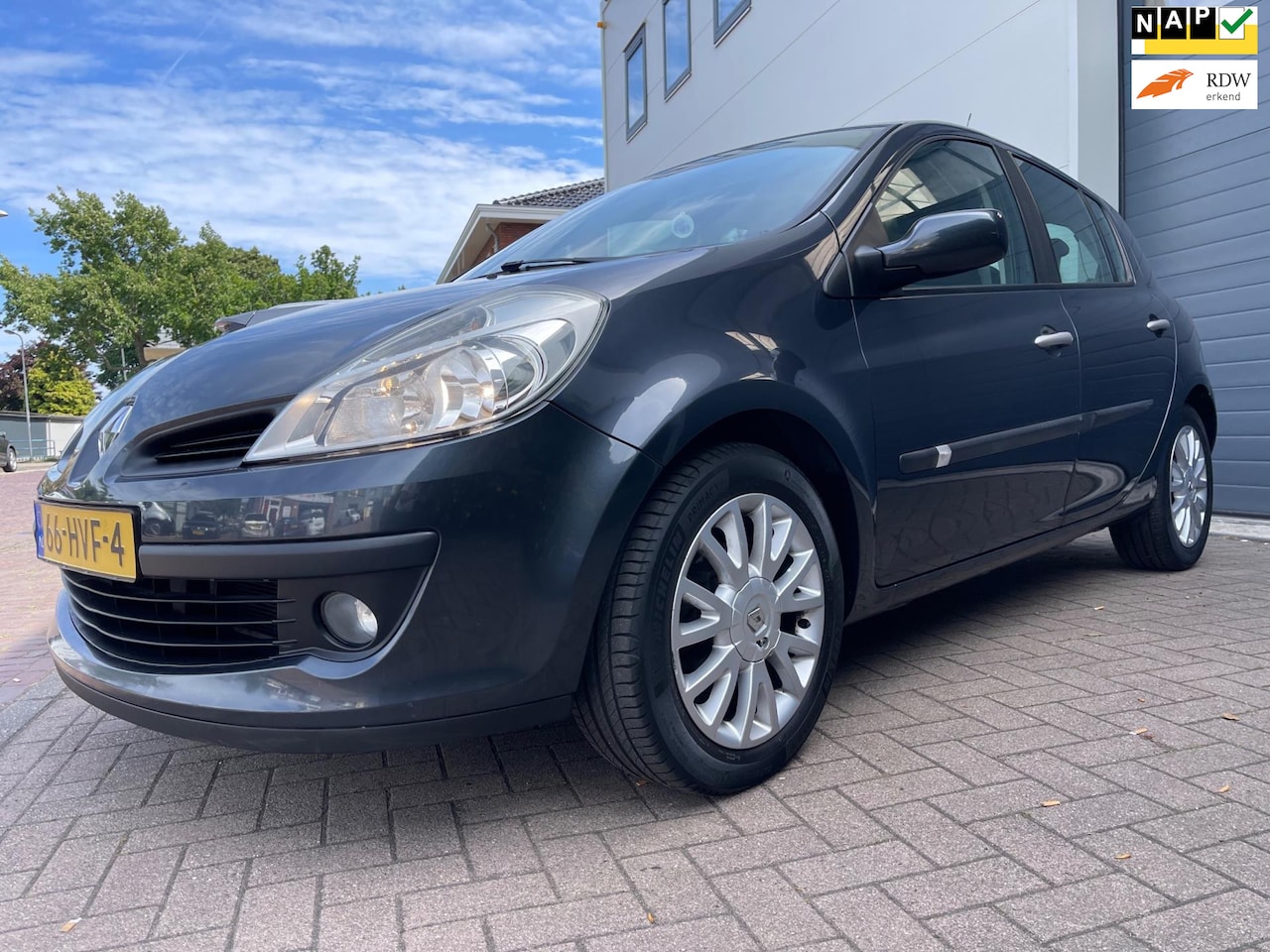 Renault Clio - 1.2-16V Collection/Airco/Cruise-c/Lmv/Elek-pakket/2e Eigenaar/Apk - AutoWereld.nl