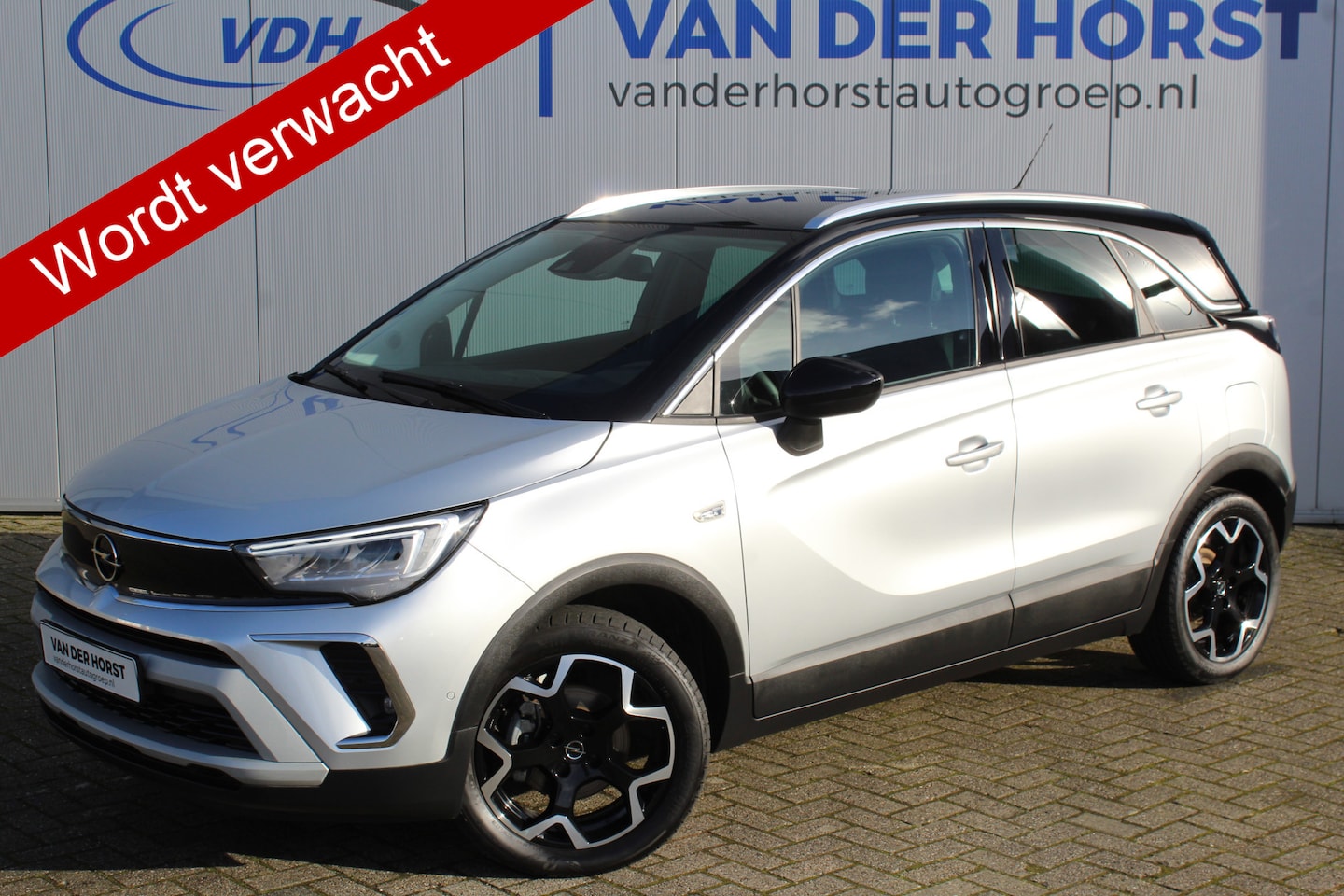 Opel Crossland - 1.2-110pk Turbo 'Elegance'. Mooie en luxe hoogzitter met weinig km's ! Volautm. airco dual - AutoWereld.nl