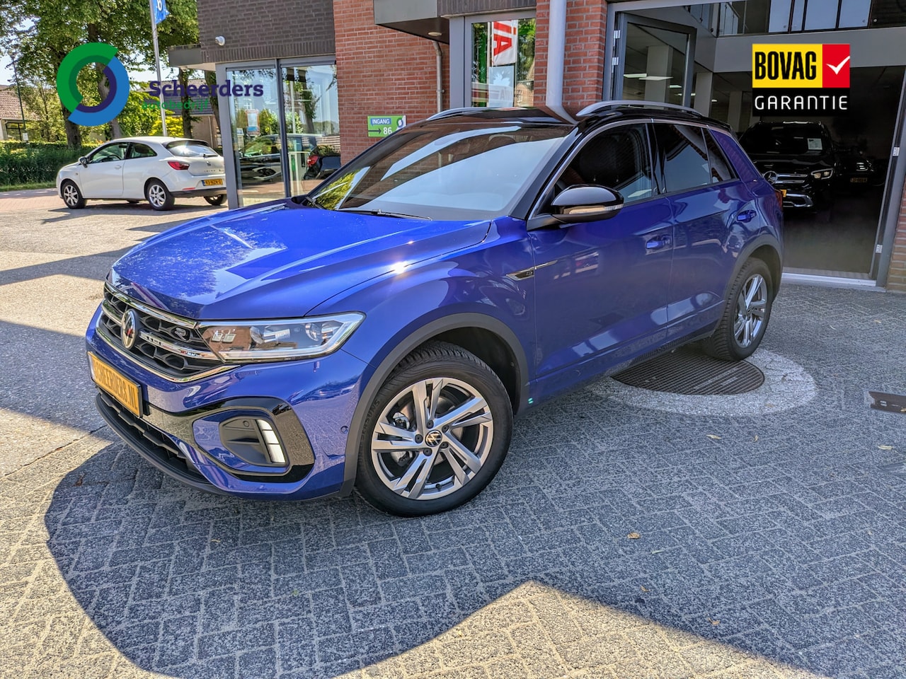 Volkswagen T-Roc - 1.5 TSI R-Line 1.5 TSI R-Line, Navi, Carplay, Adaptive cruise,Virtual cockpit. - AutoWereld.nl