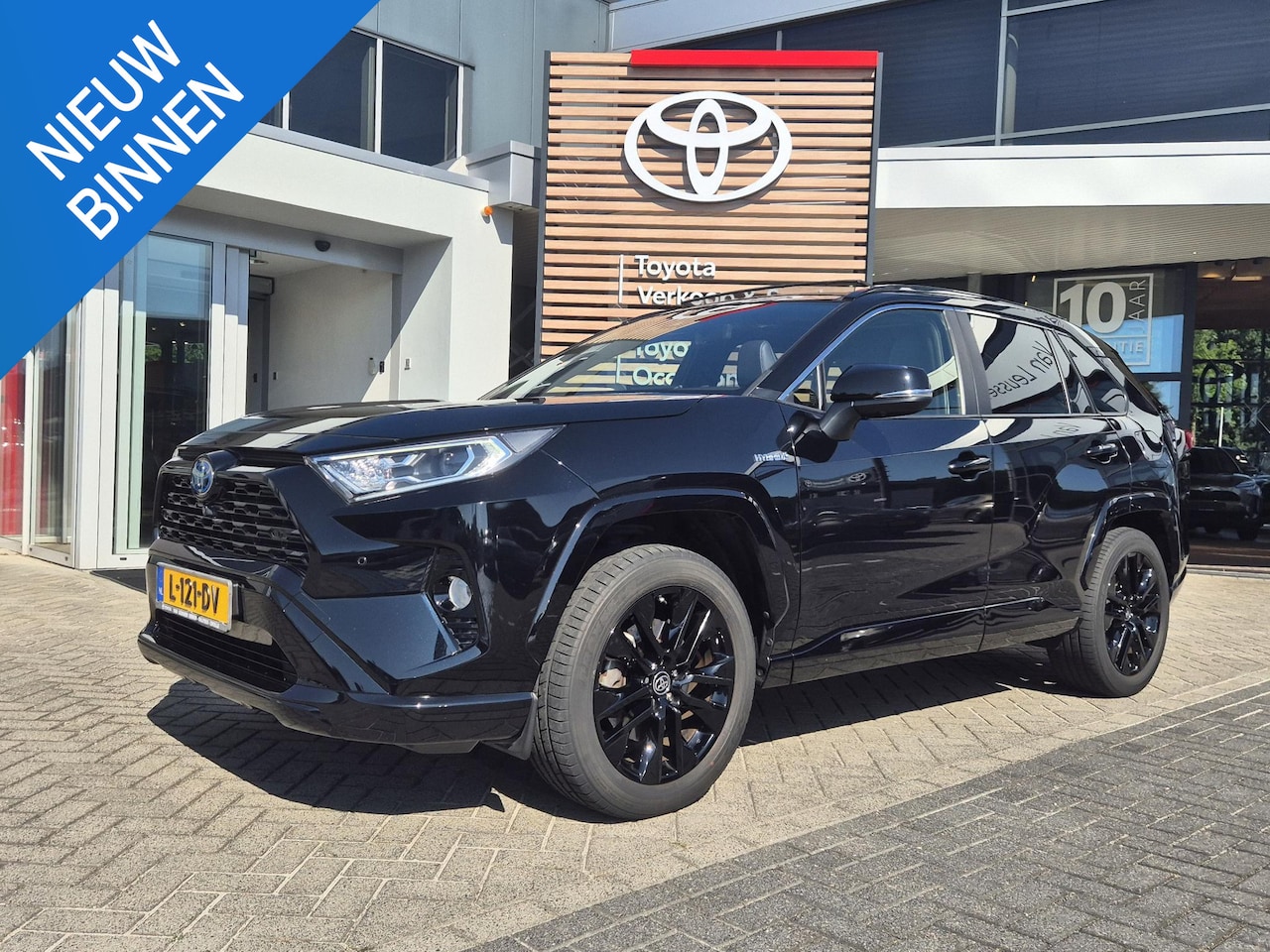 Toyota RAV4 - 2.5 Hybrid Black Edition PANORAMADAK TH 360° CAMERA JBL-AUDIO DODEHOEK - AutoWereld.nl