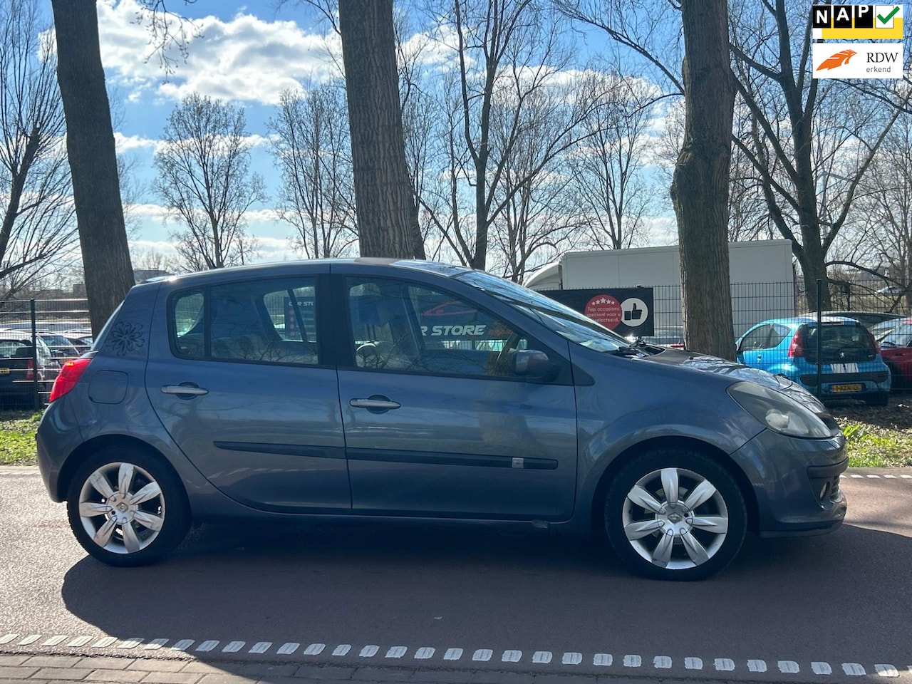 Renault Clio - 1.6-16V Dynamique Luxe LPG!AIRCO!AUTOMAAT!KOOPJE! - AutoWereld.nl