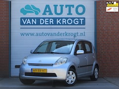 Daihatsu Sirion 2 - 1.0-12V Premium, 1e Eig, APK 8-26, Slechts 38.361 km