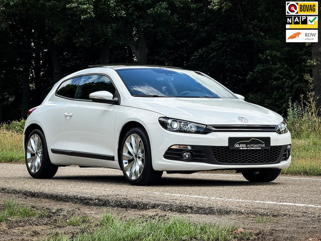 Volkswagen Scirocco - 1.4 TSI Highline | UNIEK! | 14.000 KM | 1e eig. | Clima | Navi | Panorama | Xenon | H.Lede - AutoWereld.nl