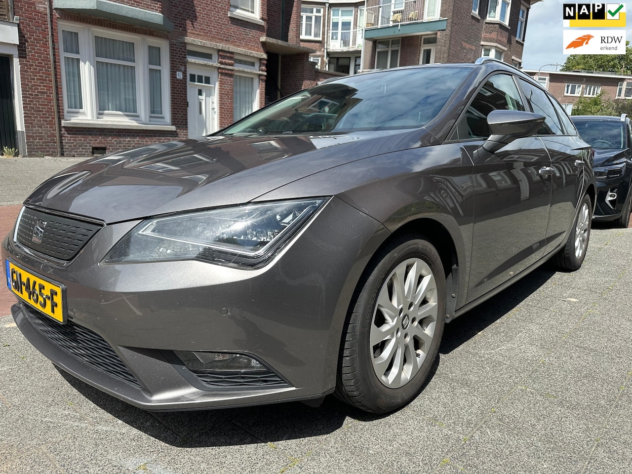 SEAT Leon ST - 1.0 EcoTSI Style Connect Carplay/Camera/Cruise/Trekhaak Nieuwe Apk en Beurt - AutoWereld.nl