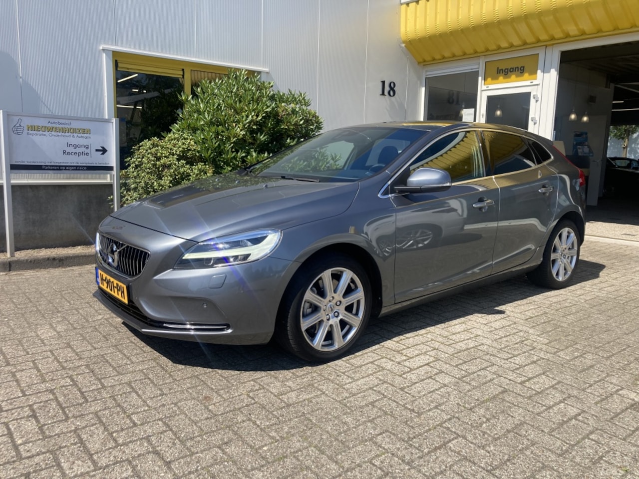 Volvo V40 - 2.0 D2 Inscription 2.0 D2 Inscription - AutoWereld.nl