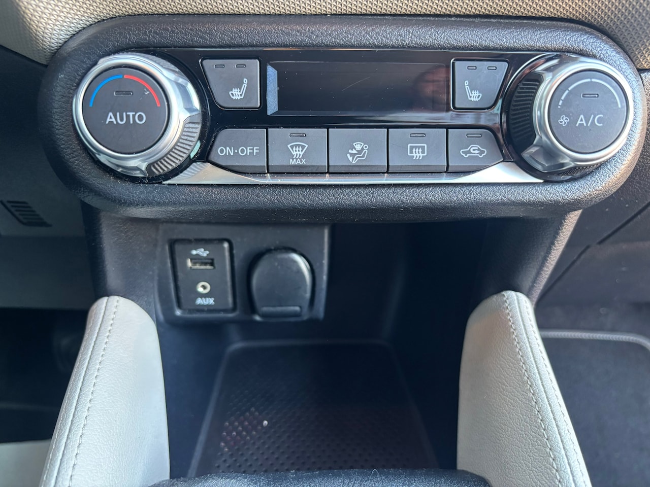Nissan Micra - 0.9 IG-T N-Connecta 0.9 IG-T N-Connecta