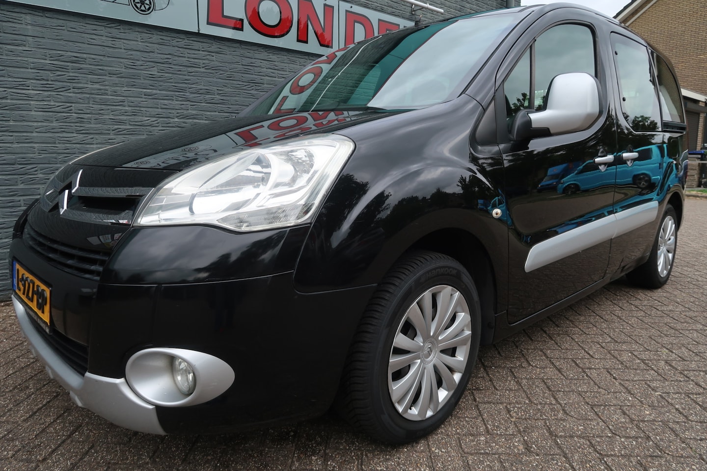 Citroën Berlingo - 1.6 VTi 120 XTR lichte parkeerschade - AutoWereld.nl