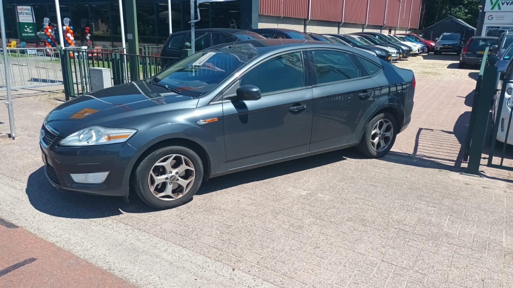 Ford Mondeo - 2.0 sedan, airco,elektr ramen, cruise control - AutoWereld.nl