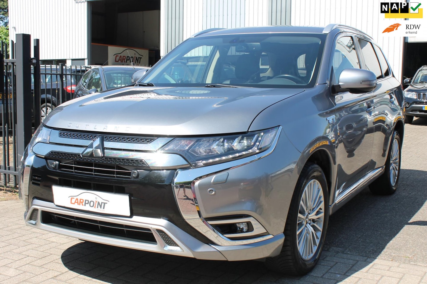 Mitsubishi Outlander - 2.4 PHEV Instyle Keyless Camera Nieuwstaat! - AutoWereld.nl