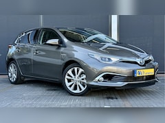 Toyota Auris - 1.8 Hybrid Dynamic Ultimate / Pano / Clima / Stoelverwr. / Cruis