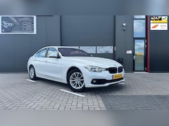 BMW 3-serie - 318i Essential