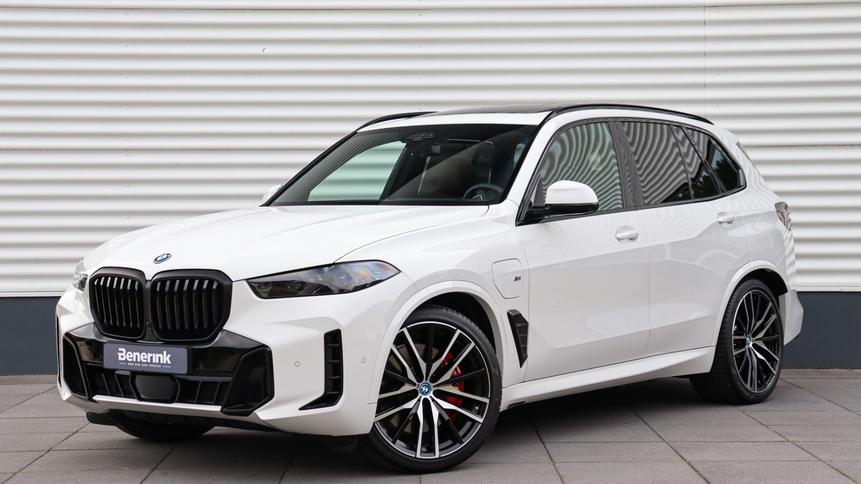 BMW X5 - xDrive50e M-Sport Pro | Harman/Kardon | Panoramadak | Head-up | Trekhaak | Iconic Glow - AutoWereld.nl