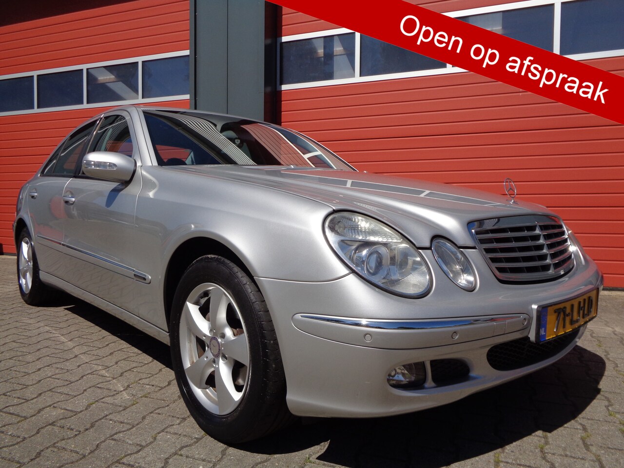 Mercedes-Benz E-klasse - 240 Elegance 177PK 6-Cilinders Clima Cruise LEER youngtimer NL-Auto - AutoWereld.nl