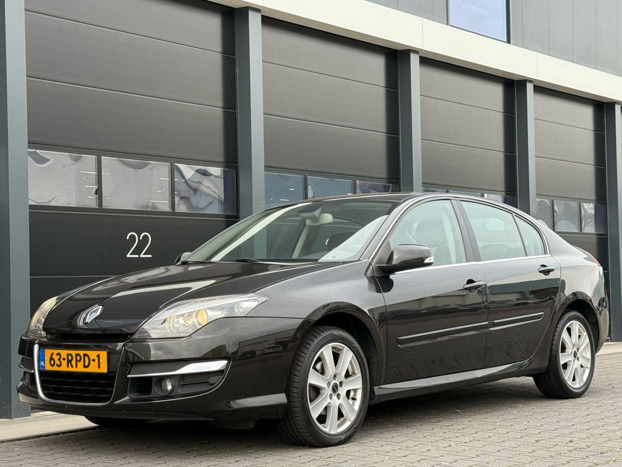 Renault Laguna - 1.5 dCi Navi Clima PDC - AutoWereld.nl