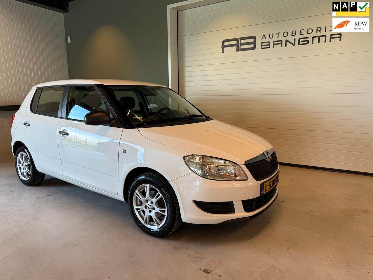 Skoda Fabia - 1.2i 5-DEURS ARCTIC-uitv/AIRCONDITIONING/CRUISE CONTROL/LM-VELGEN/ISOFIX/APPLE CARPLAY/AND - AutoWereld.nl