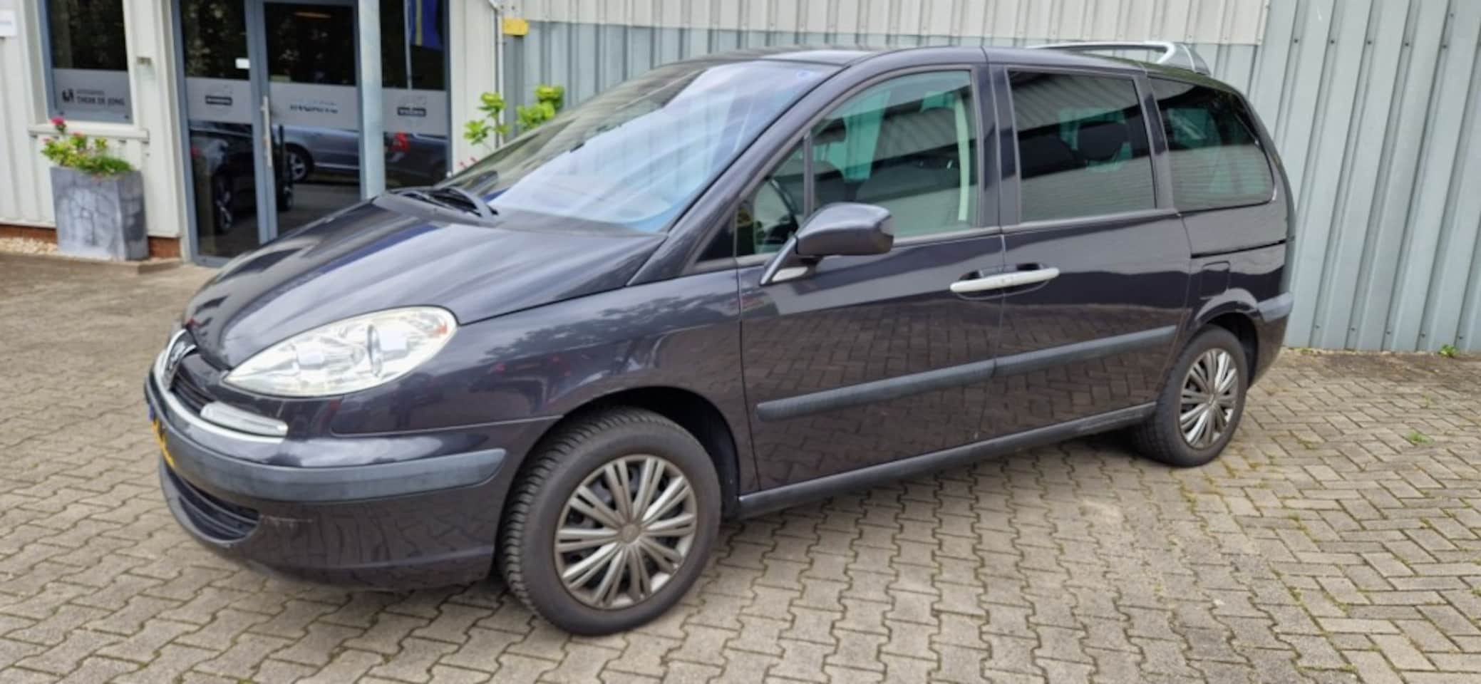 Peugeot 807 - 2.0 ST   7-zittter - AutoWereld.nl