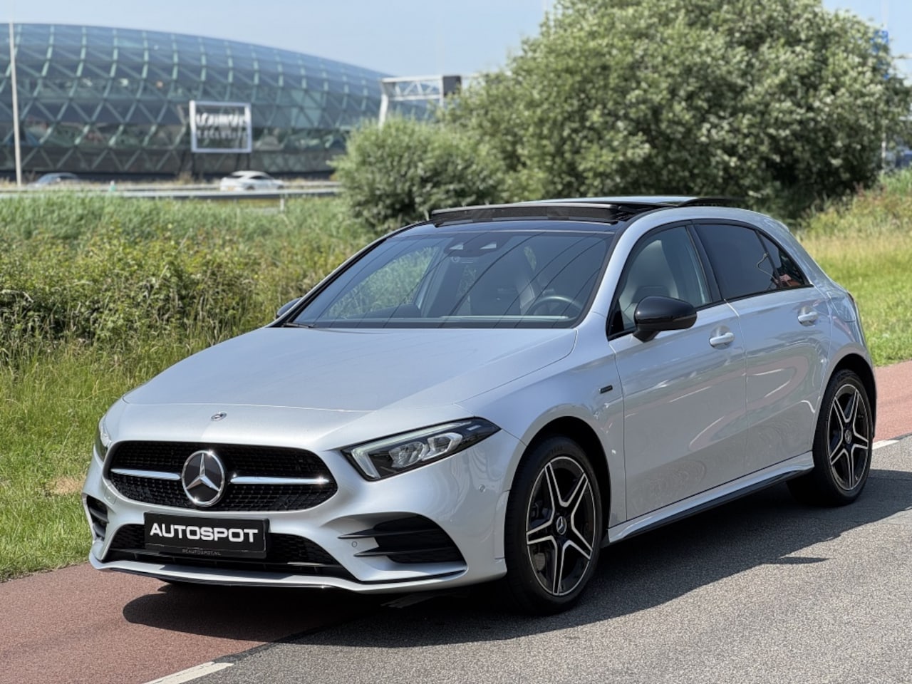 Mercedes-Benz A-klasse - 250 e AMG Pano Sfeer Night Camera - AutoWereld.nl