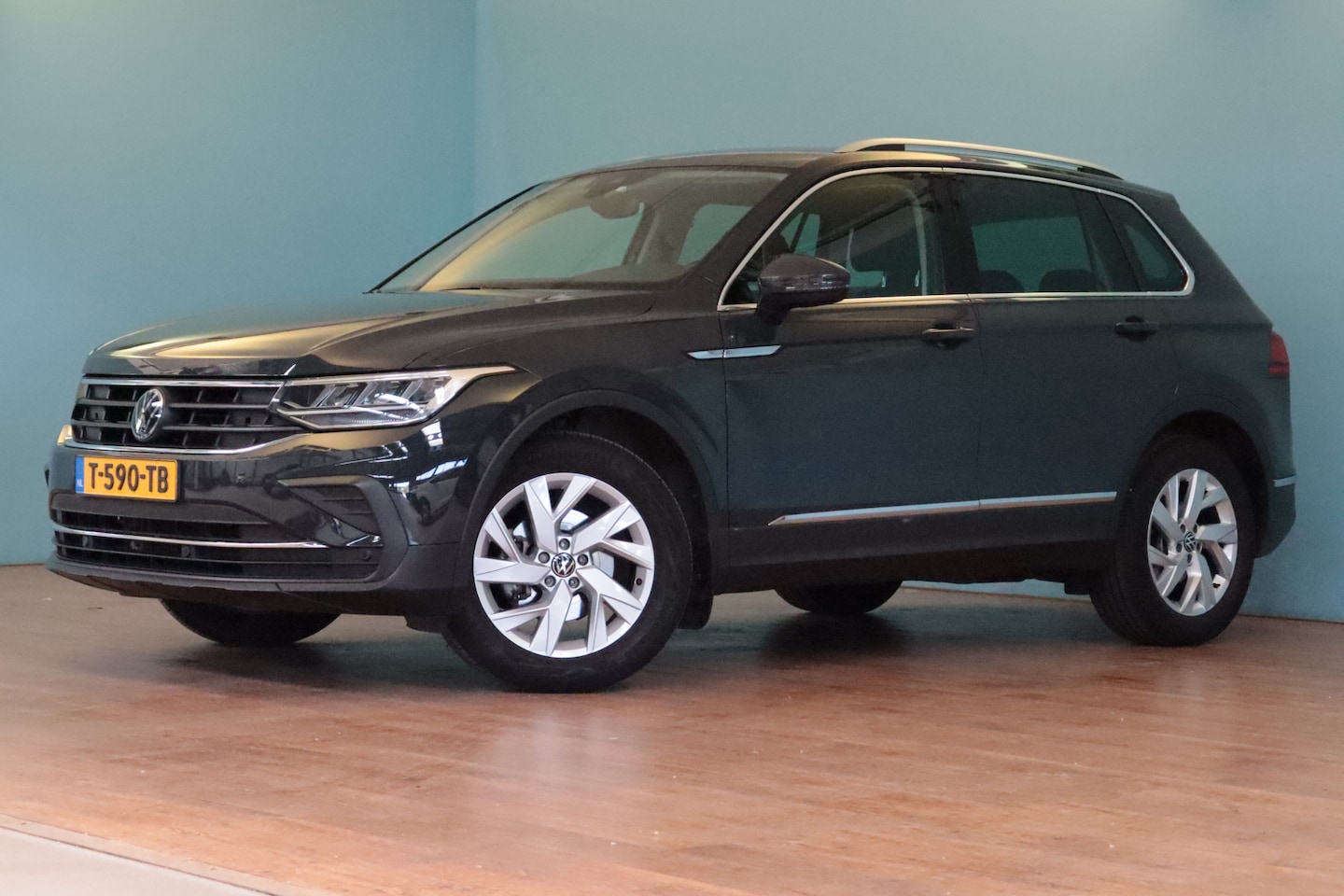 Volkswagen Tiguan - 1.5 TSI Elegance Automaat 150PK | APPCONNECT | CAMERA + PDC | STOELVERW | ADAP CRUISE | TR - AutoWereld.nl