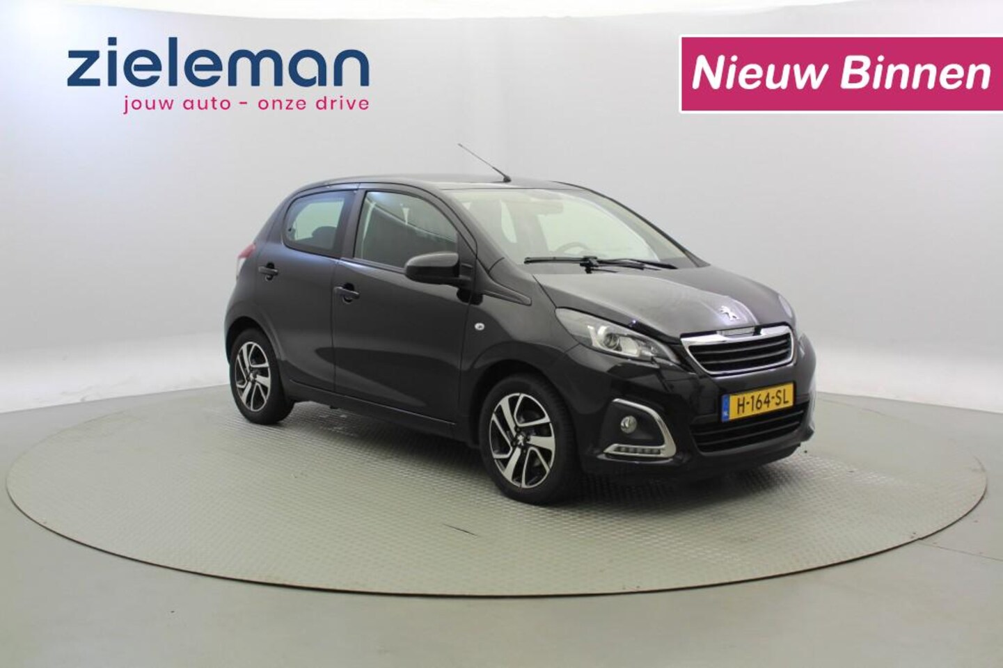 Peugeot 108 - 1.0 VTi Executive 5 Deurs - Clima, Nav, Camera, Carplay - AutoWereld.nl