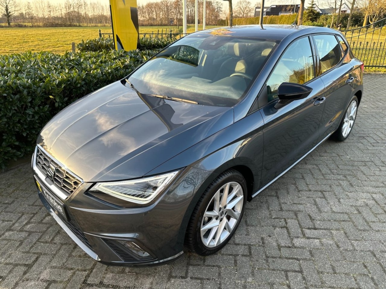 SEAT Ibiza - 1.0 TSI 70 kW FR Led / Keyless / ACC - AutoWereld.nl