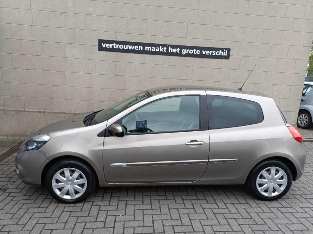 Renault Clio - 1.2 Authentique 1.2 Authentique - AutoWereld.nl