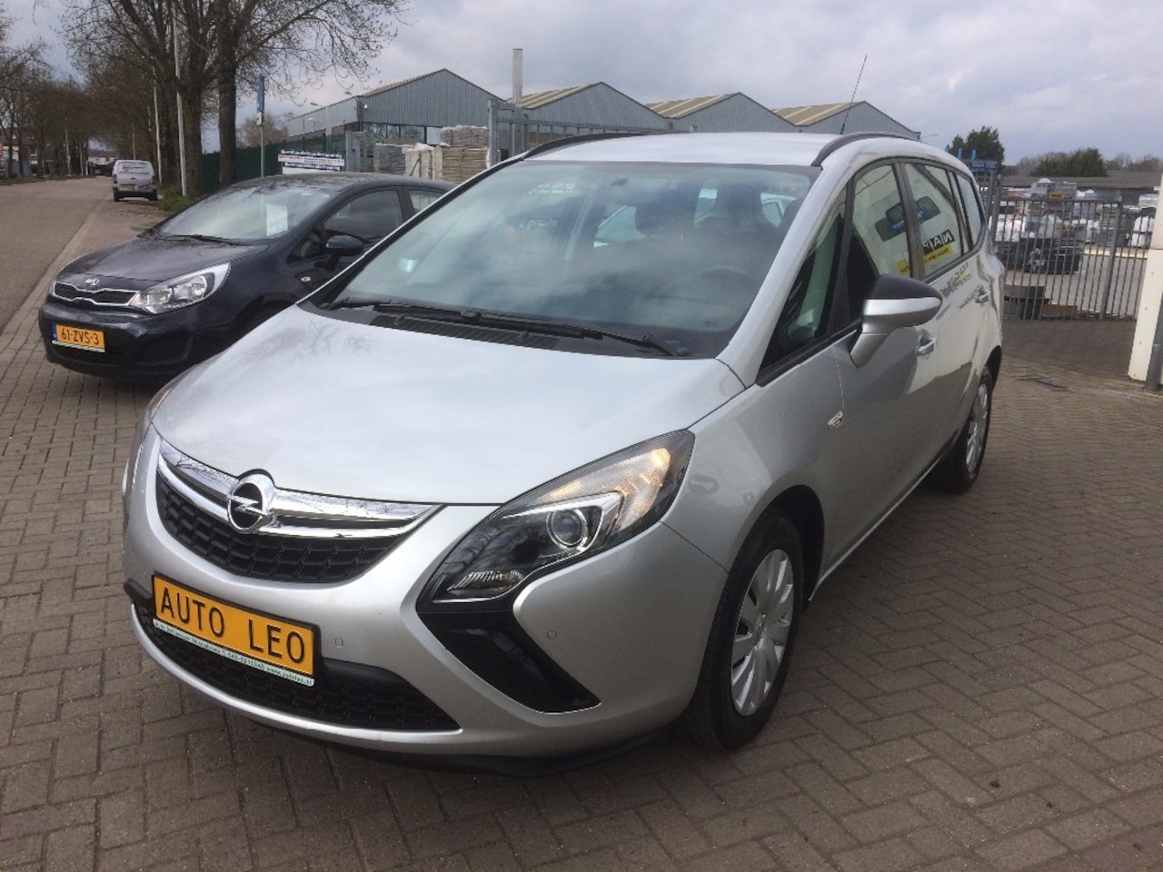 Opel Zafira Tourer - 2.0 TDCi 96KW 7-PERSOONS - AutoWereld.nl