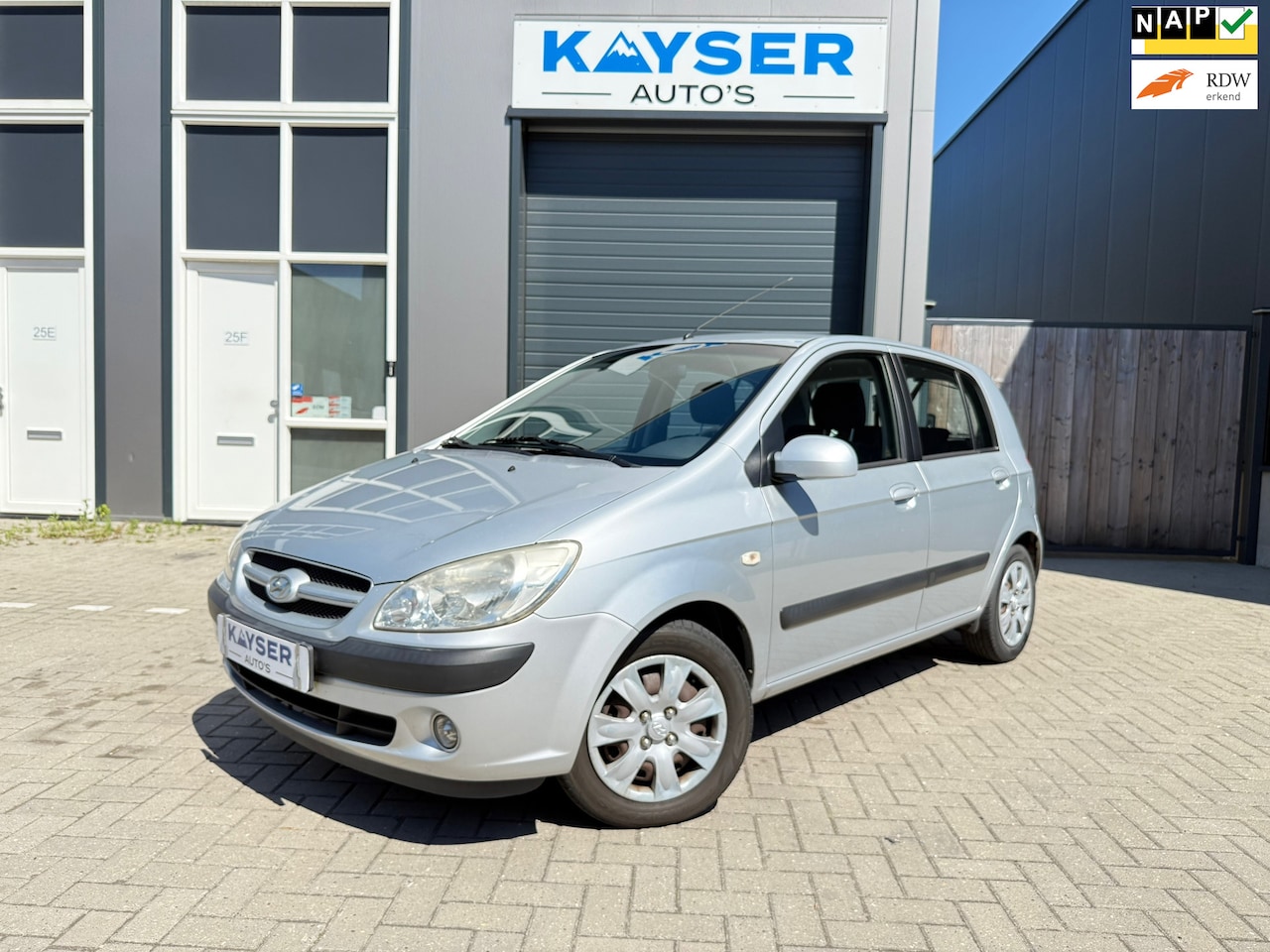 Hyundai Getz - 1.4i Active Cool 5Drs Airco JAAR APK Rijd schakelt goed! - AutoWereld.nl