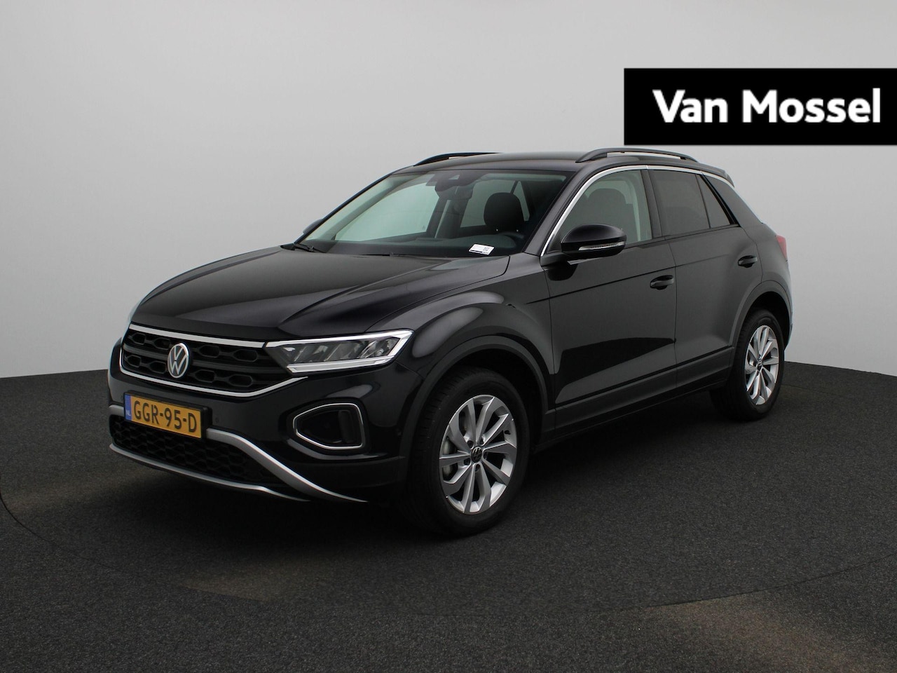 Volkswagen T-Roc - 1.0 TSI Life Edition | Apple carplay | 17 Inch Velgen | Cruise Control | Airco | Parkeerse - AutoWereld.nl