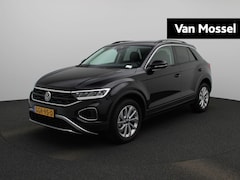 Volkswagen T-Roc - 1.0 TSI Life Edition | Apple carplay | 17 Inch Velgen | Cruise Control | Airco | Parkeerse
