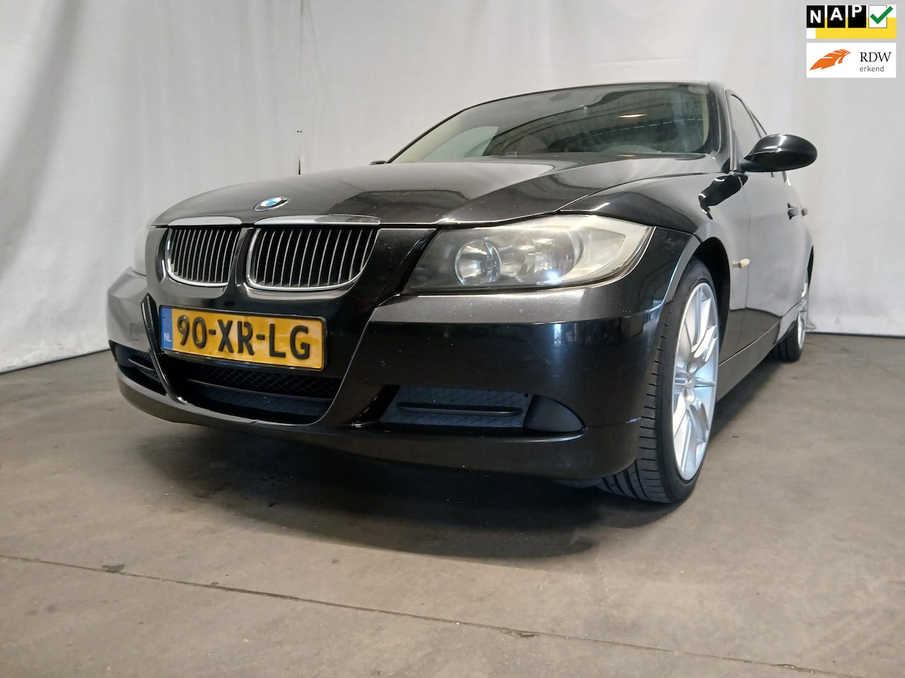 BMW 3-serie - 318i Business Line - Airco - Schade - AutoWereld.nl