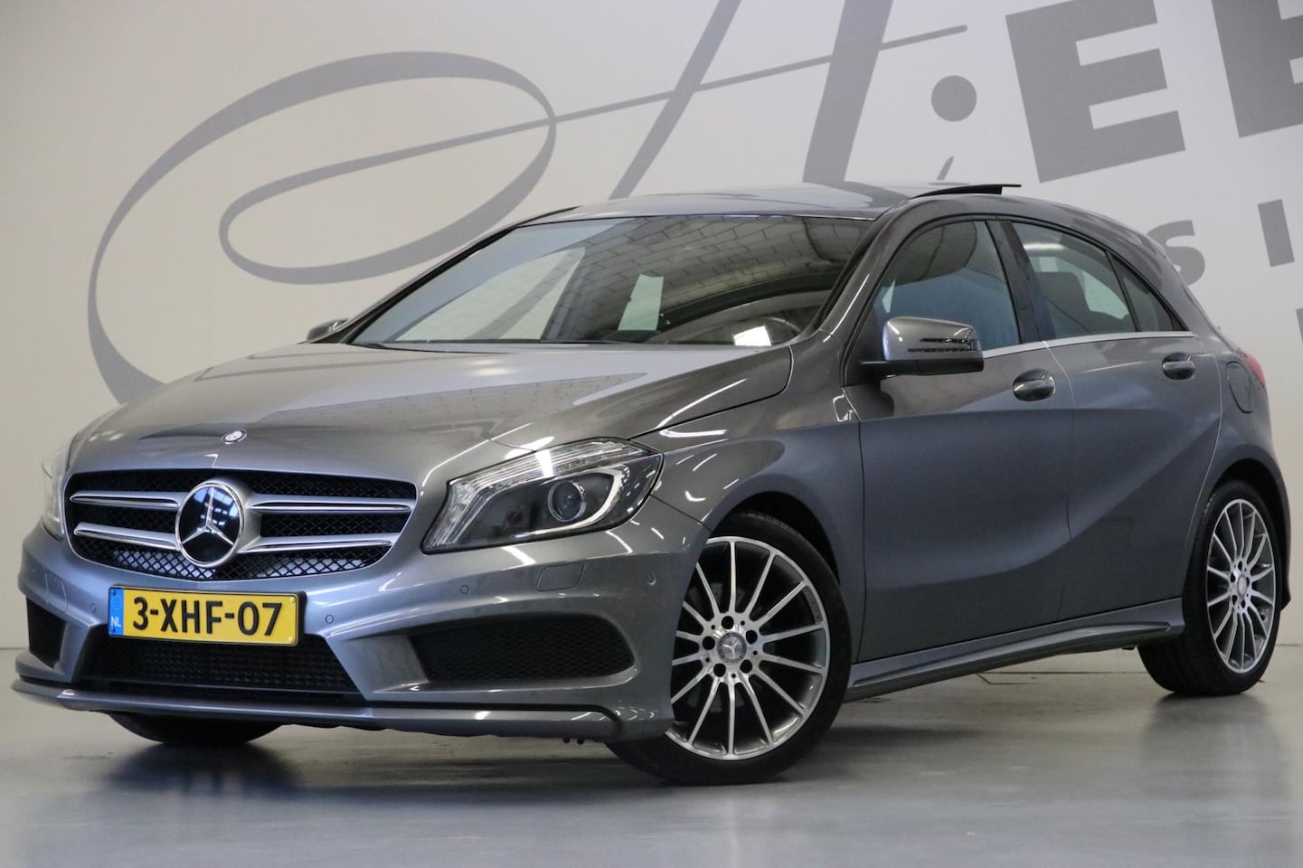 Mercedes-Benz A-klasse - 180 AMG-line/AMG-styling/ Panorama dak - AutoWereld.nl