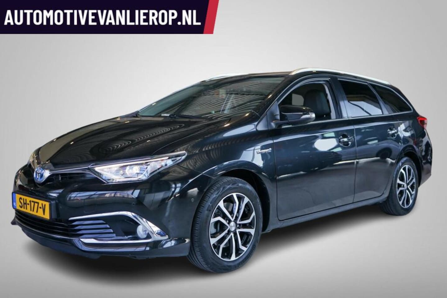 Toyota Auris Touring Sports - 1.8 Hybrid Executive Go | CRUISE | TREKHAAK | DEALER ONDERHOUDEN - AutoWereld.nl