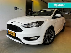 Ford Focus - 1.0 ST Titanium CLIMA NAVI N TURBO NAP APK 10-2025