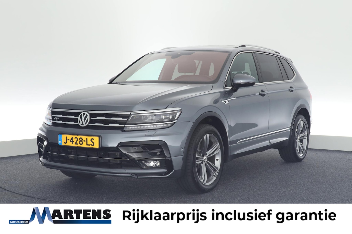 Volkswagen Tiguan Allspace - 1.5 TSI 150pk DSG R-Line Highline Trekhaak Camera Keyless Virtual Cockpit Navigatie - AutoWereld.nl