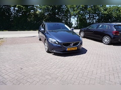 Volvo V40 - 1.6 T3 Momentum CRUISE NAVI PDC CLIMA
