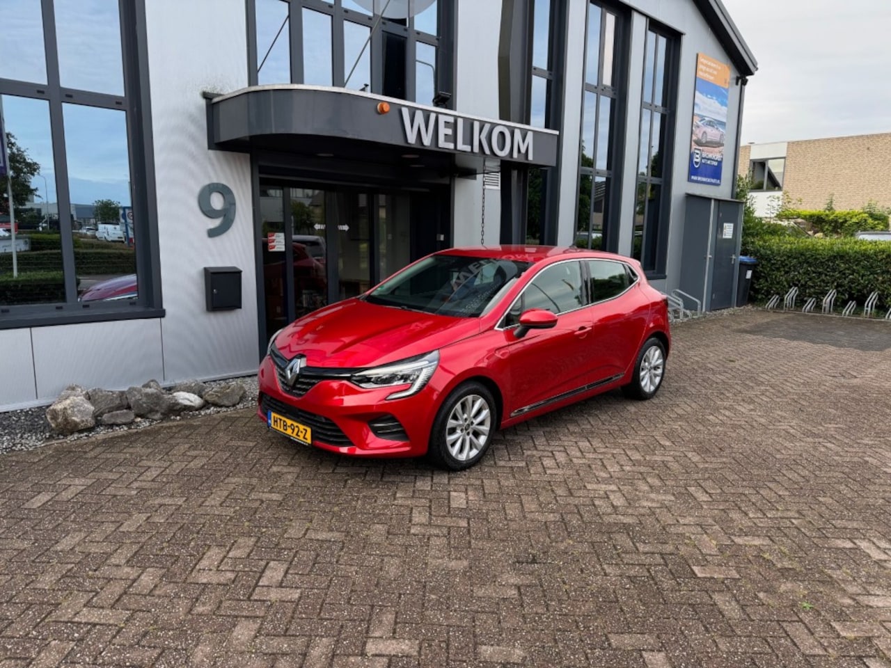 Renault Clio - 1.0 TCe 100PK Navi, camera, Cruisecntrl, PDC, LM-velgen, Leder - AutoWereld.nl